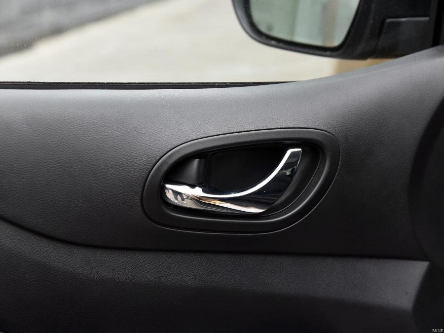 Детали интерьера Nissan Terra 2018 года  (CN) (фото 81 из 144)